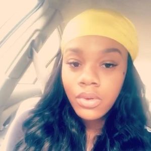 Meet your Posher, Naeemah